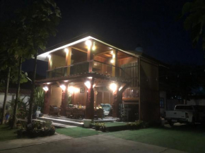 Teak House บ้านต้นสัก
